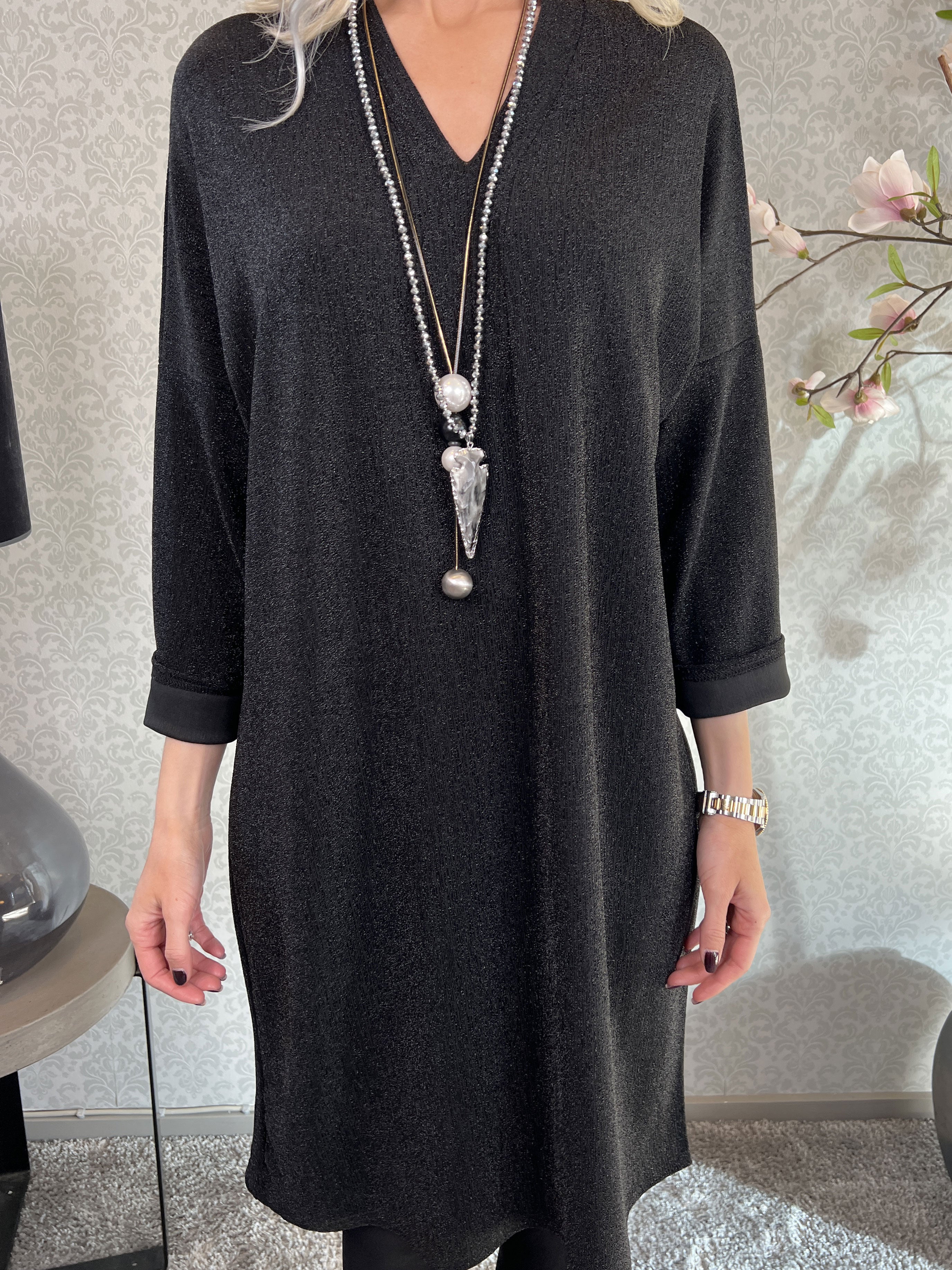 Audine - Simpel glimmerkjole i elastisk stof